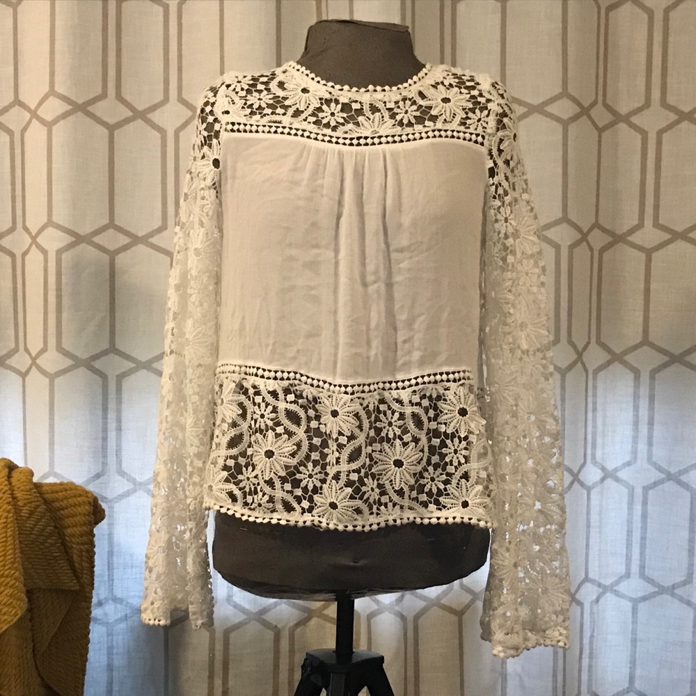 White cotton lace top from Ooberswank